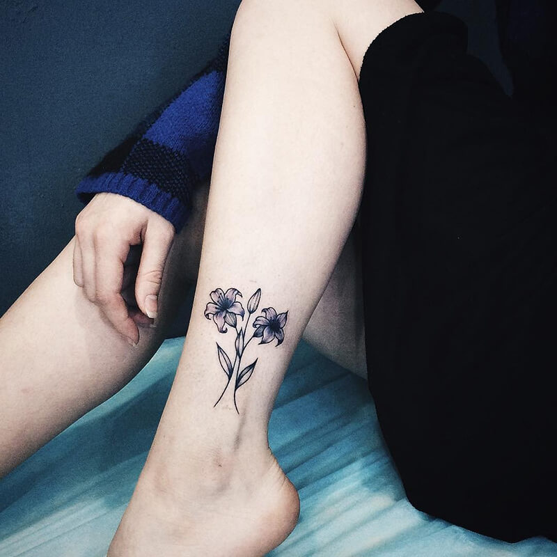 Тату цветы значение - Тату цветы - Татуировка цветы на ноге