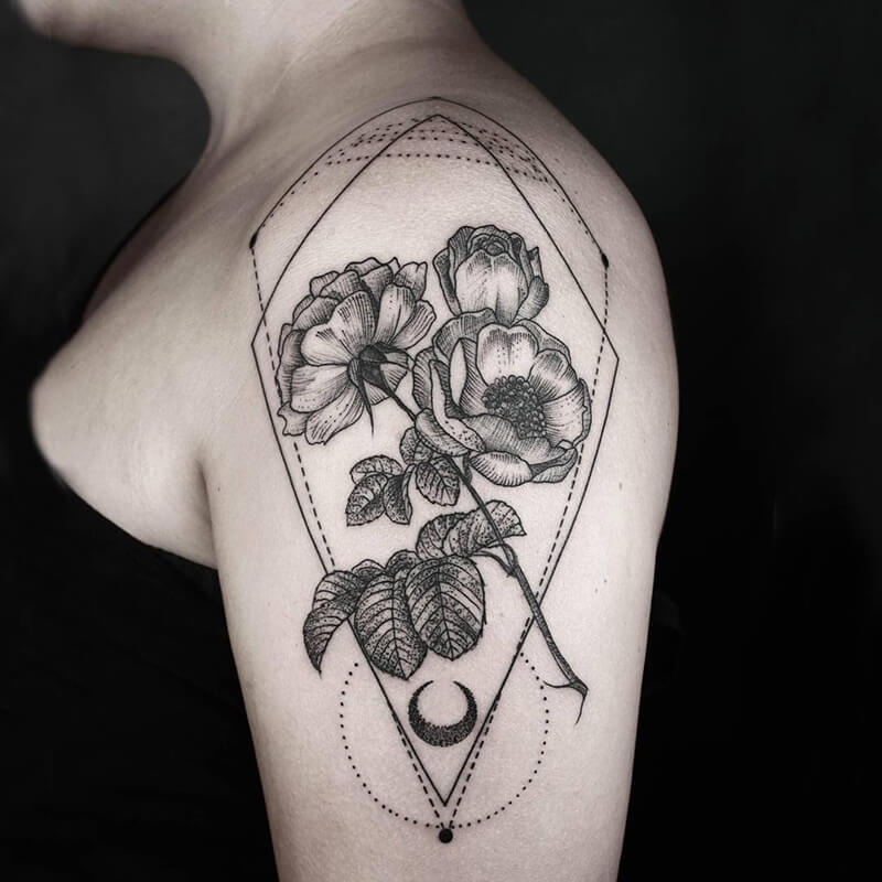 Тату цветы значение - Тату цветы - Татуировка цветы на плече
