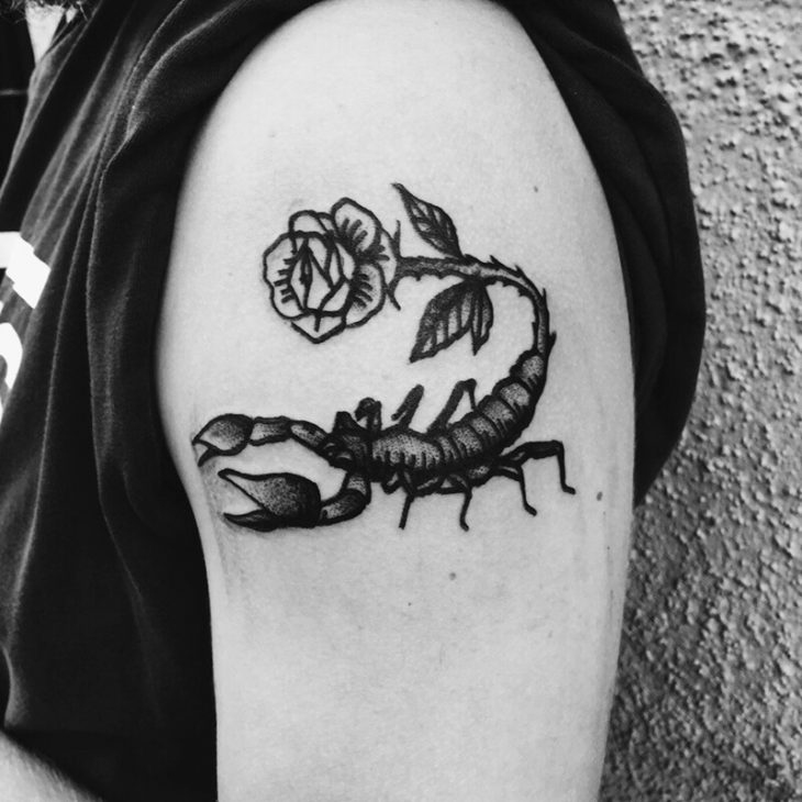тату скорпион - тату скорпион и цветы - тату скорпион с цветами